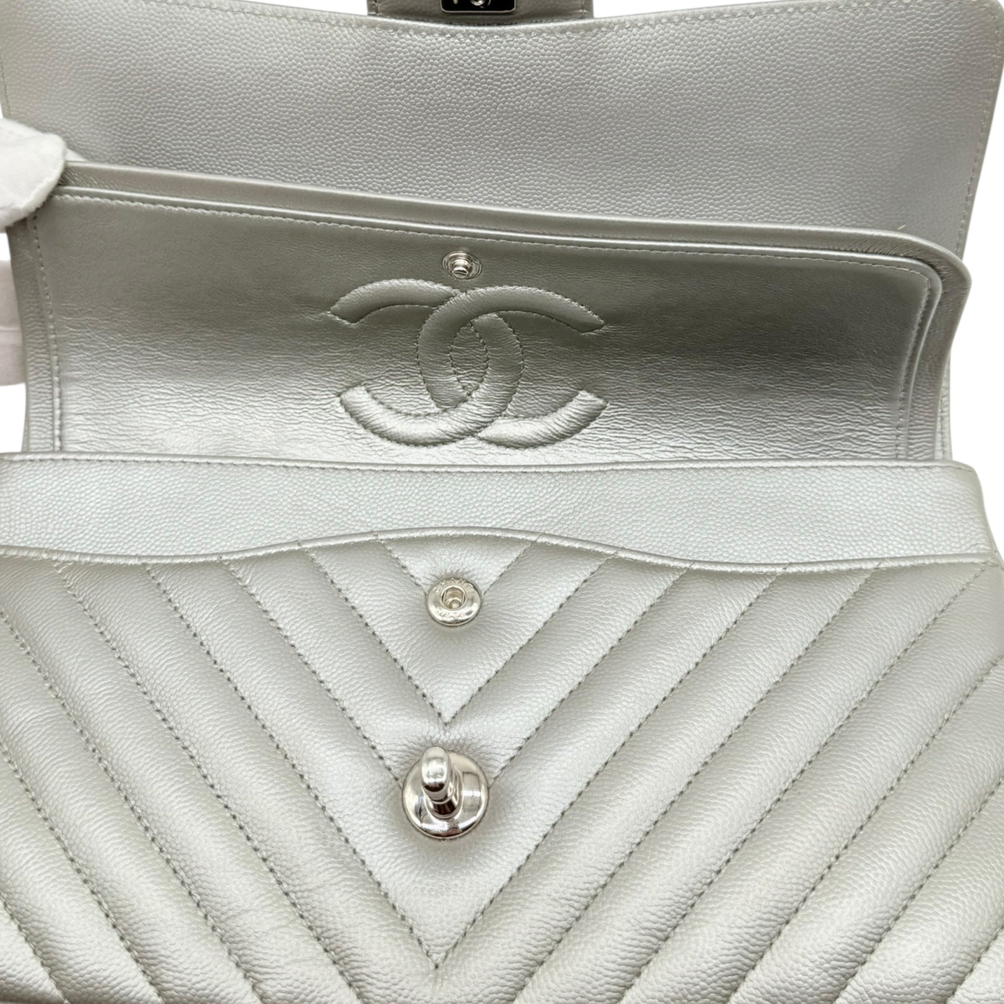 Chanel Chanel Timeless Classic Medium Argento Borse