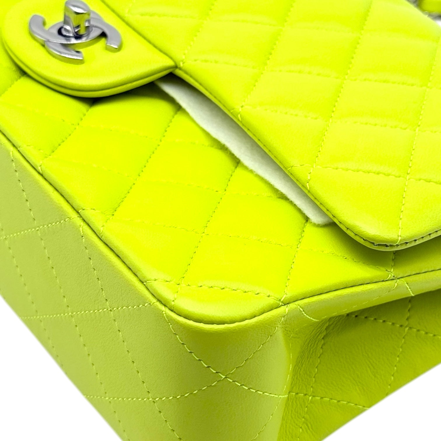 Chanel Chanel Timeless Classic Media Giallo Fluo Borse