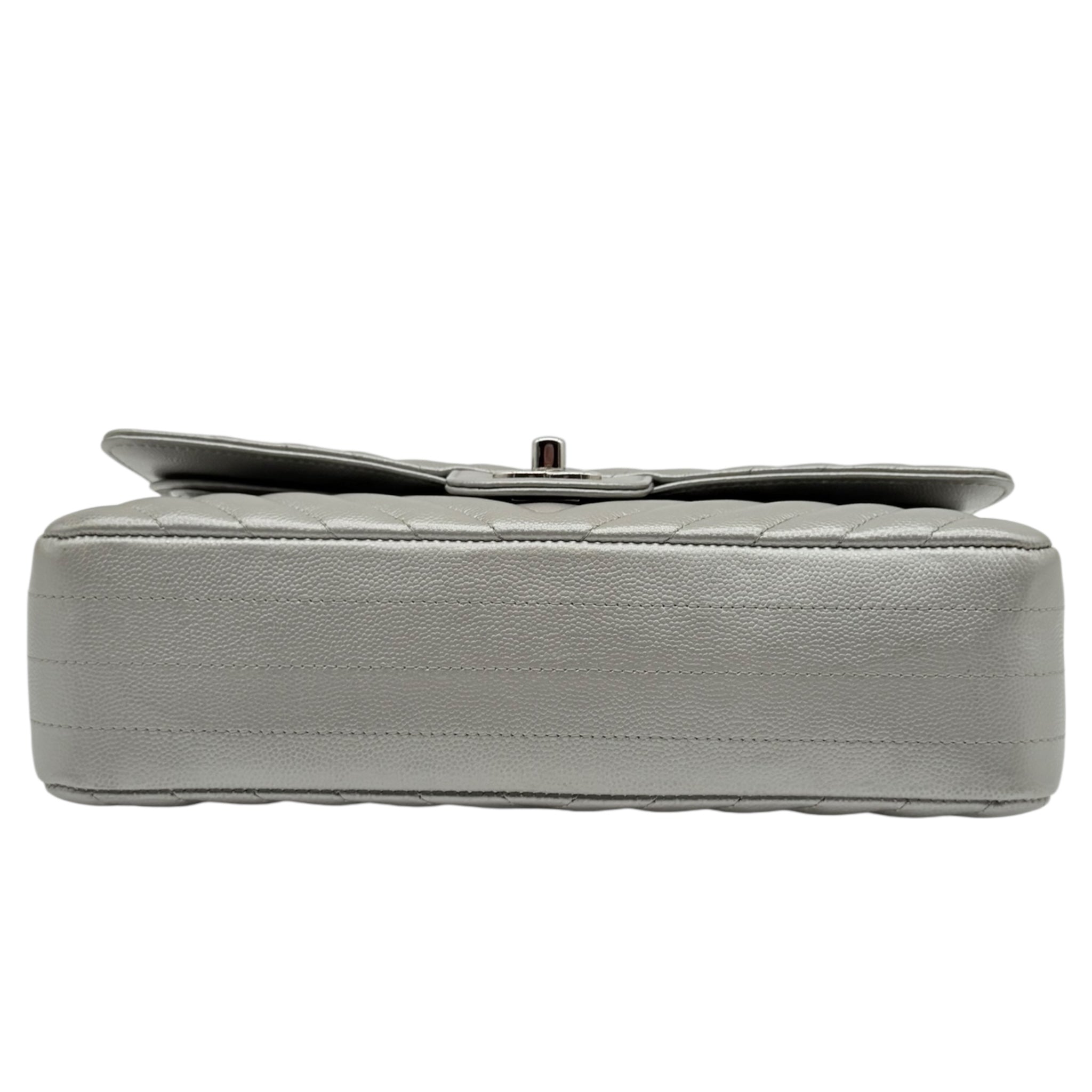 Chanel Chanel Timeless Classic Medium Argento Borse