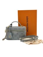 LOUIS VUITTON Pochette Vanity