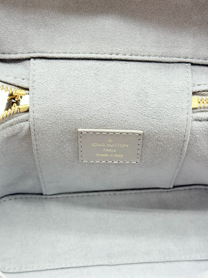 LOUIS VUITTON Pochette Vanity