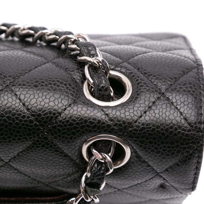 Chanel Classica media nera caviar