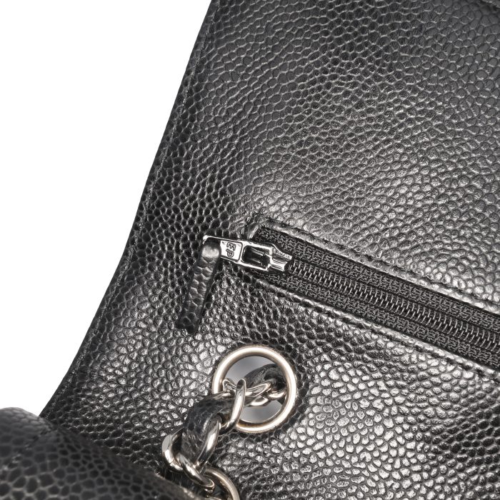 Chanel Classica media nera caviar