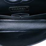 Chanel Classica Media Blu Scuro Iridescente